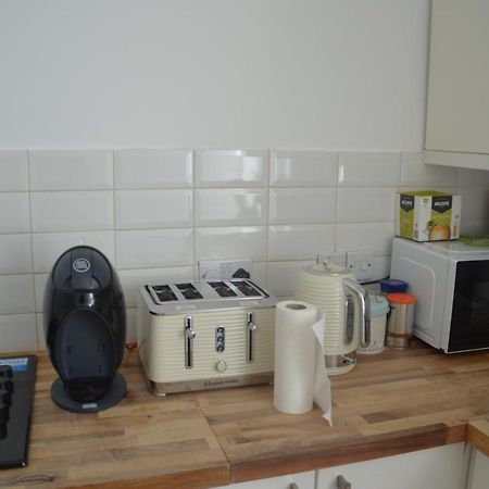 Two Bedroom Apartment In London Bagian luar foto