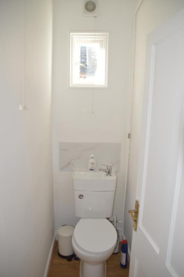 Two Bedroom Apartment In London Bagian luar foto