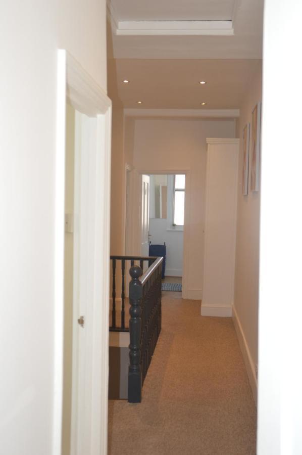 Two Bedroom Apartment In London Bagian luar foto